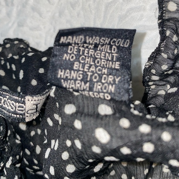 PASSPORT Polka Dot Ruffle Button Up Sleeveless Blouse - Picture 10 of 10